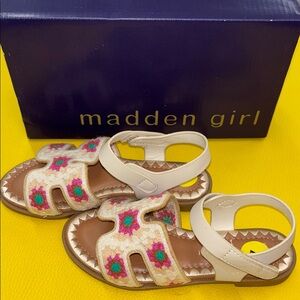 Madden Girl Girls' Cream Embroidered Slide Sandals